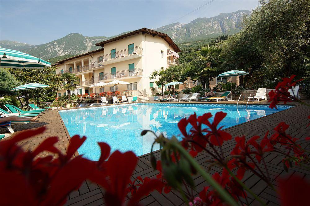 Hotel Casa Serena Мальчезіне Екстер'єр фото